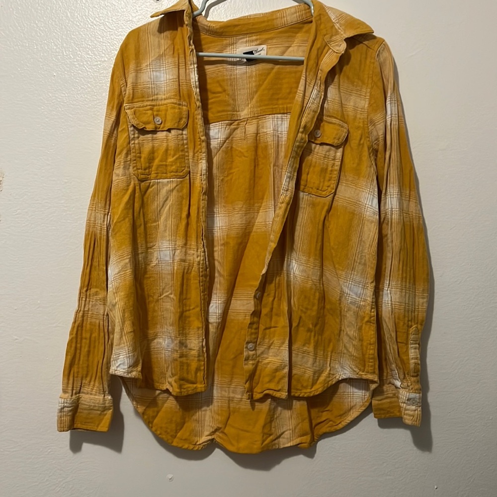 Universal Threads never worn plaid button down